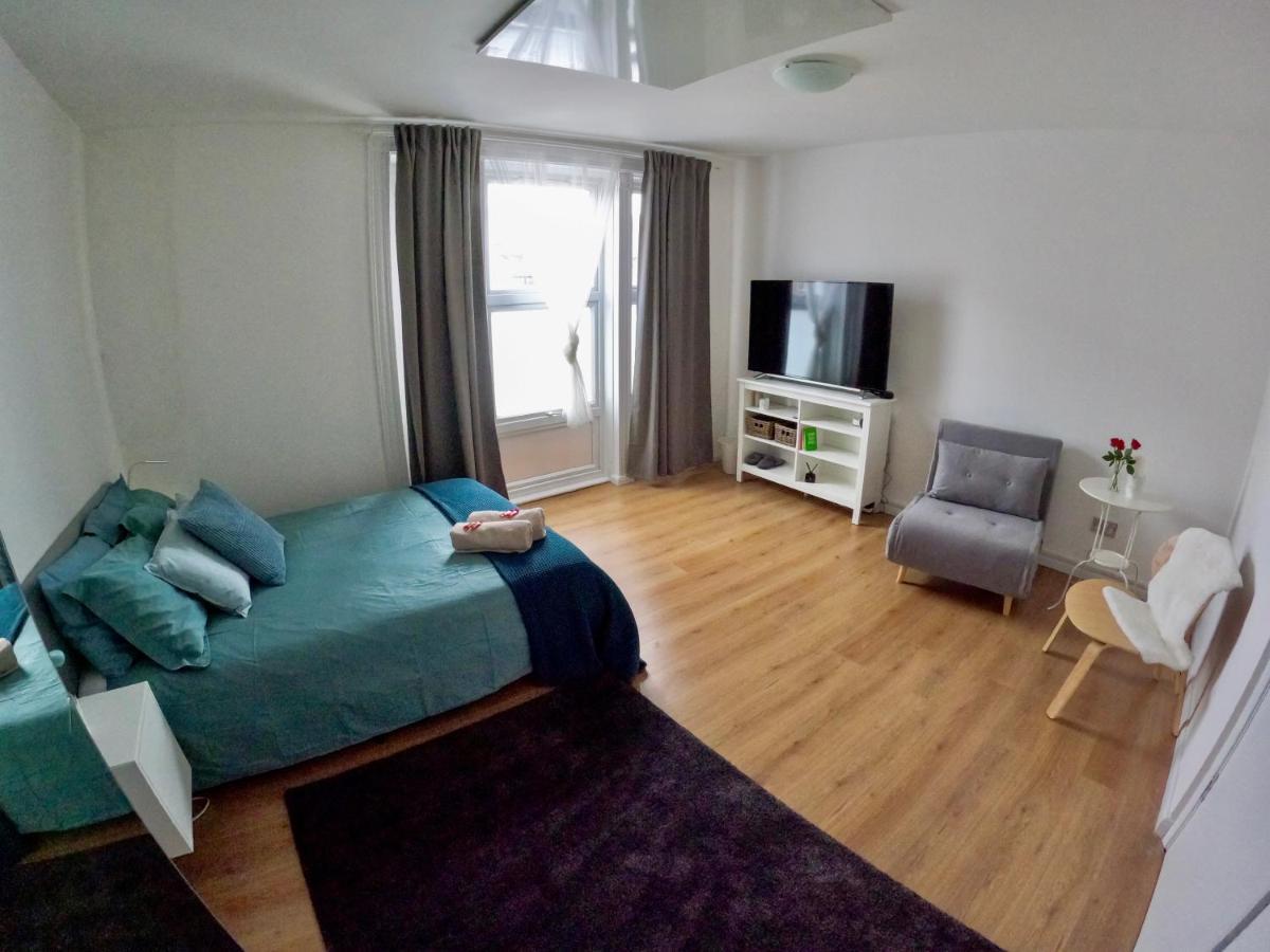 Lovely One Bedroom Flat In The Heart Of Londra Exterior foto