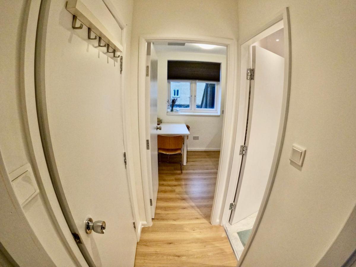 Lovely One Bedroom Flat In The Heart Of Londra Exterior foto